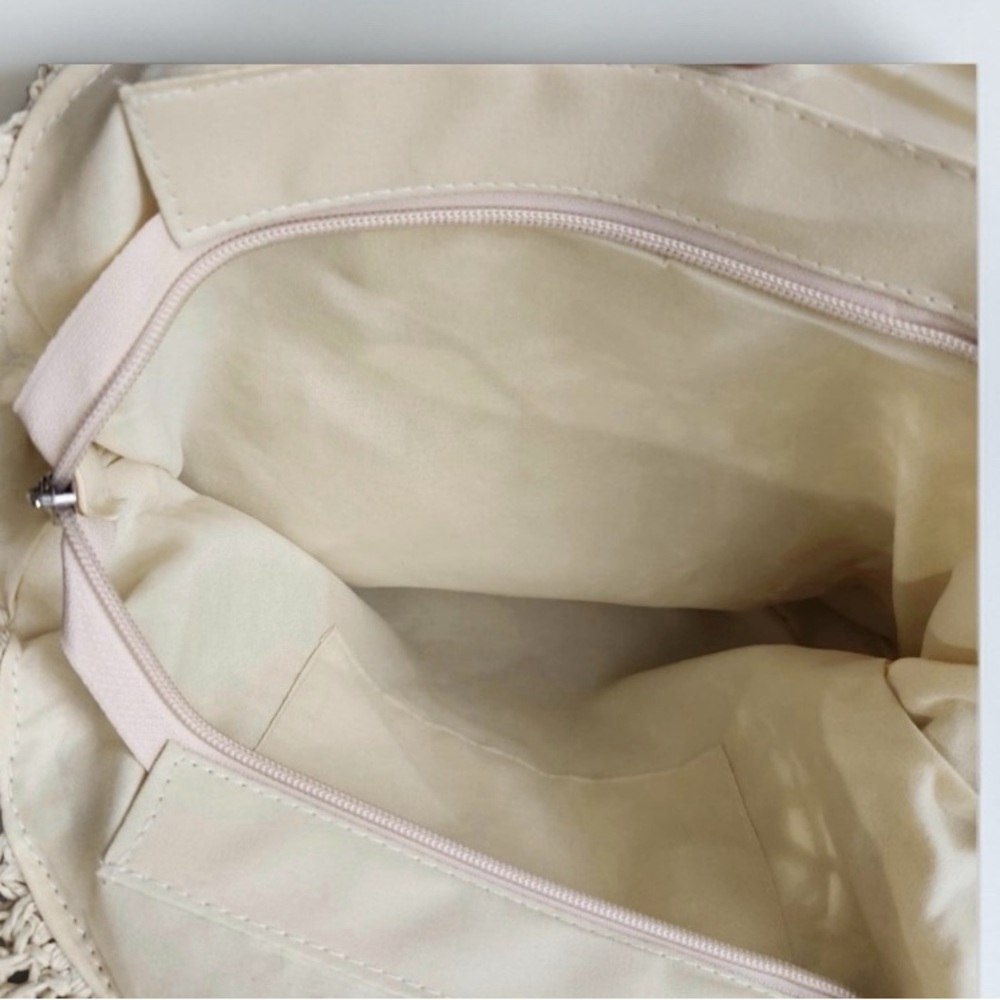 Round Woven Straw Bag - Picture 5 of 5